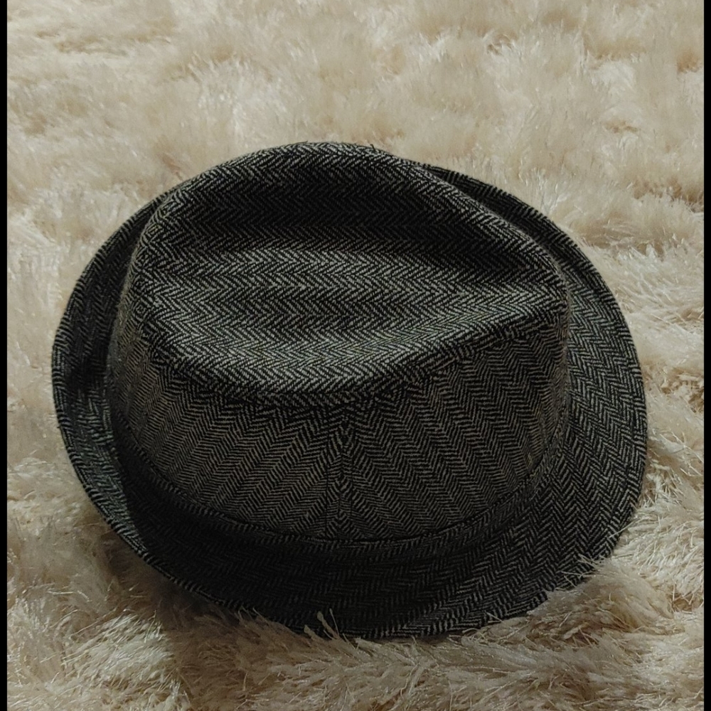 Hat - Picture 4 of 4